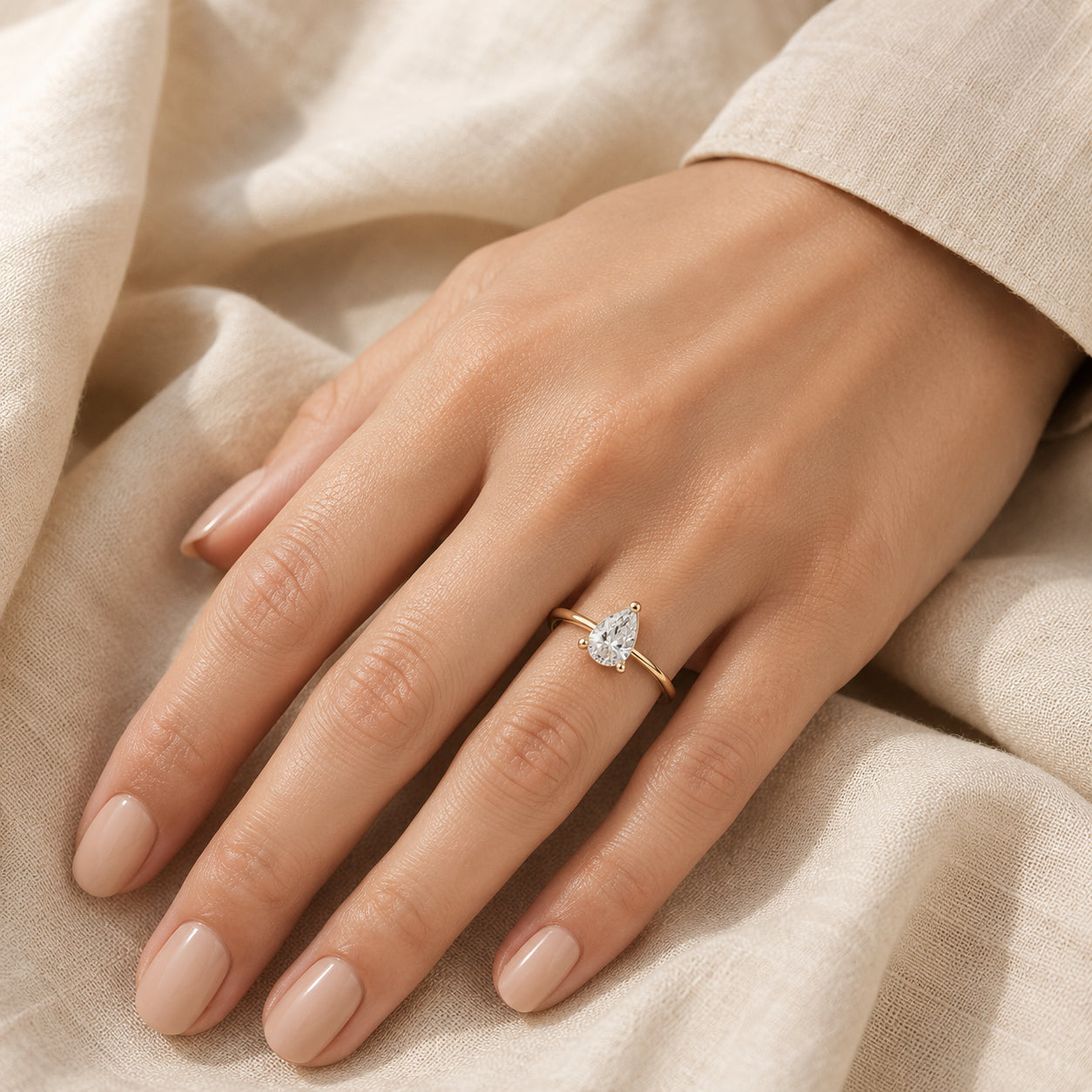 Anillo solitario con diamante de 1 Qt de corte pera