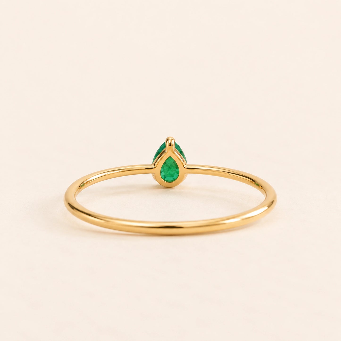 Anillo solitario de esmeralda