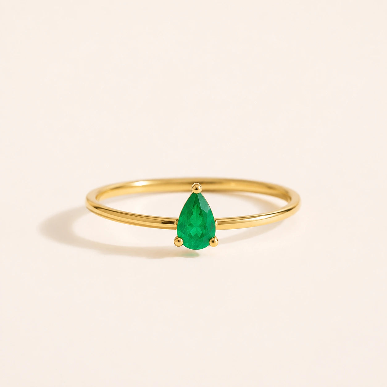 Anillo solitario de esmeralda